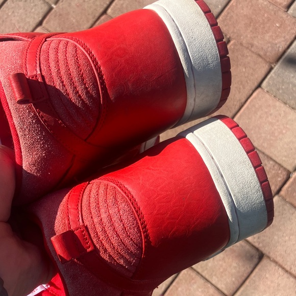 Nike Dunk High Cmft Python Red
2015 - Picture 10 of 10